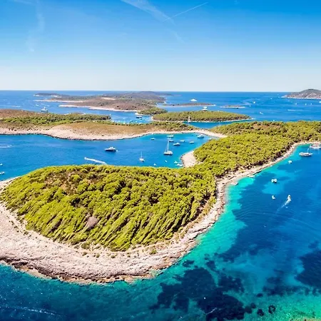 Bay Hvar 4*