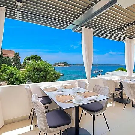 Bay Hvar