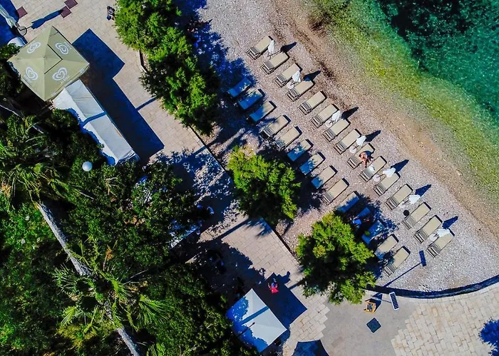 מלון Bay Hvar 4*