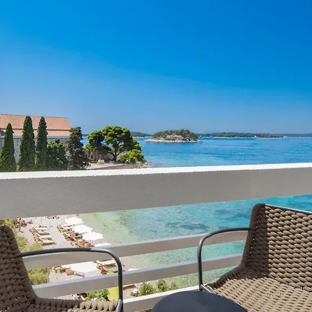 Hotel Bay Hvar 4*